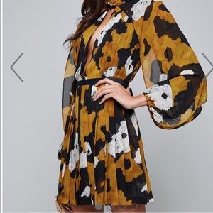 Bebe Print Pleated Chiffon Dress